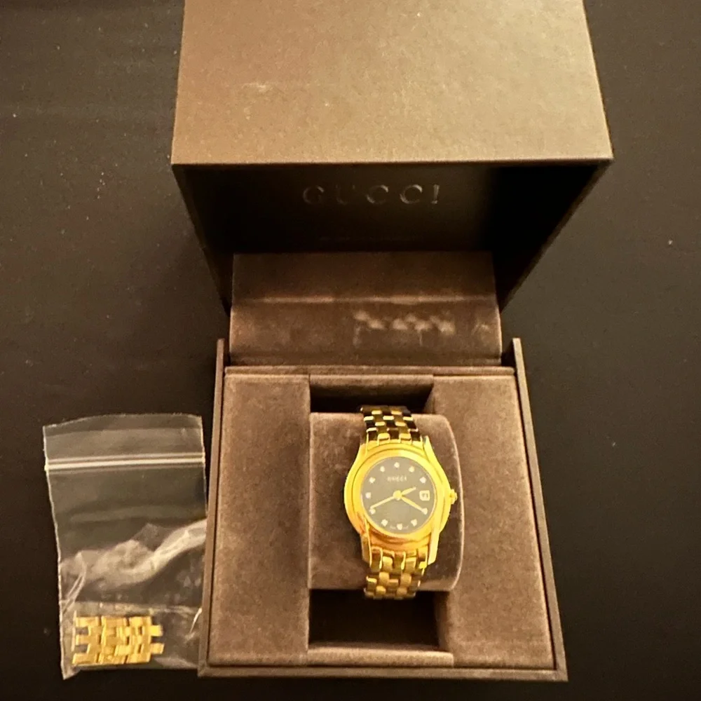 Gucci Gold-Tone Bracelet Watch with Black Dial Rare !